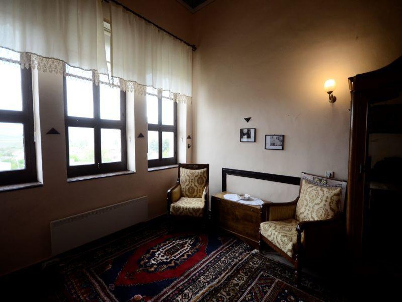 Rest of the World  Filmstudio Ottomanische Steinvilla vom Jahr 1885 mit 20 Zimmern image 13