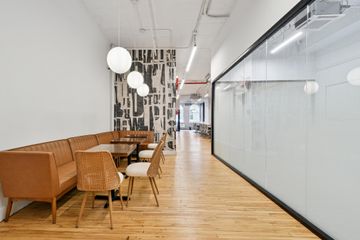 New York  Unusual venue Broadway 401 image 7