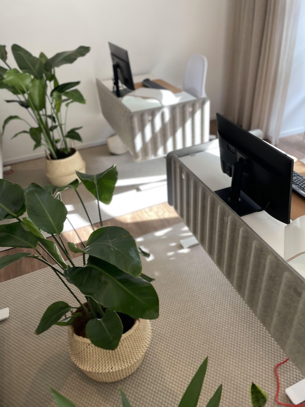 München Mobiles Arbeiten Arbeitsplatz Vollausgestatteter, klimatisierter Schreibtisch im Heimatoffice 26 (D4) image 3