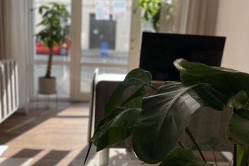 Munich Mobiles Arbeiten Office desk Vollausgestatteter, klimatisierter Schreibtisch im Heimatoffice 26 (D4) image 1