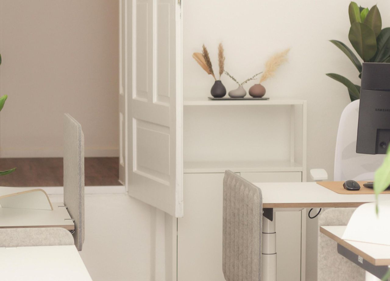 München Mobiles Arbeiten Arbeitsplatz Vollausgestatteter, klimatisierter Schreibtisch im Heimatoffice 26 (D4) image 6