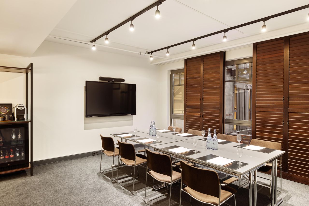 Hamburg Offsite-Meeting Boardroom Atrium I/II image 1