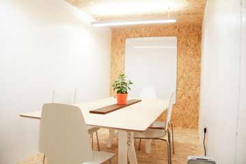 London workshop spaces Meeting room Gallery Space image 1