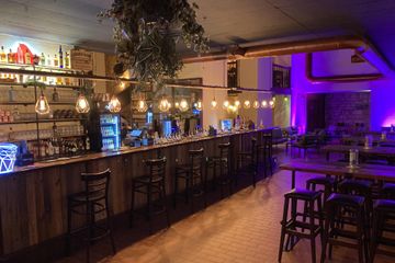 Dresden Unusual venue Gemütlichkeit auf mehreren Ebenen image 1