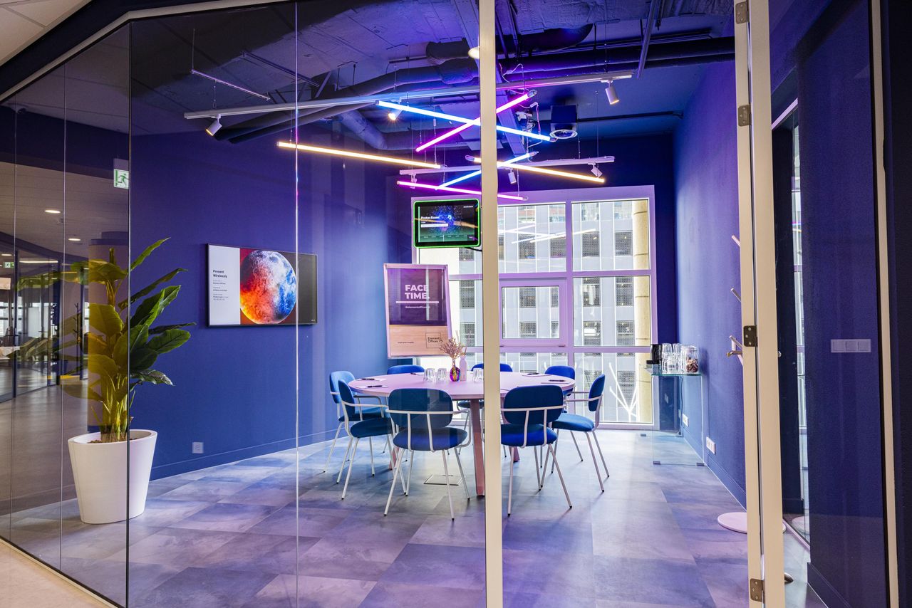 Rotterdam Coworking Business Center Proton Room image 1