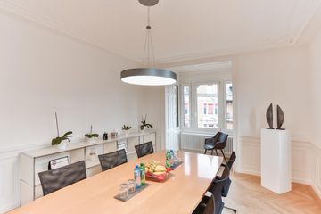 Zürich Kundengespräch Sitzungszimmer image 8