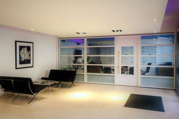 London Office space The Small Meeting Room image 2