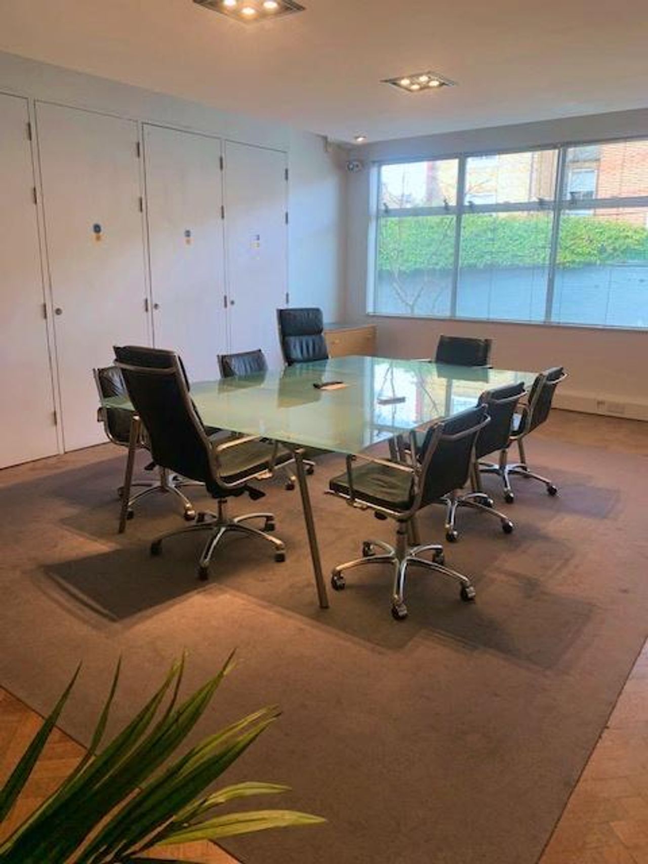 London  Office space The Small Meeting Room image 1