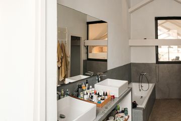 Barcelona Mobile Working Loft Big loft with terrace image 4