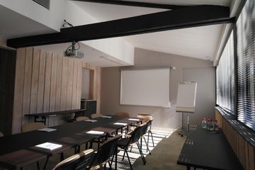 Rest van de wereld training rooms Industriële ruimte Project room image 4