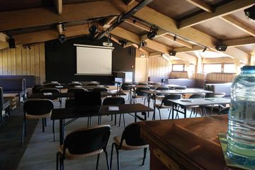 Rest van de wereld training rooms Industriële ruimte Project room image 8