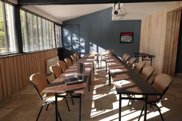 Rest van de wereld training rooms Industriële ruimte Project room image 6