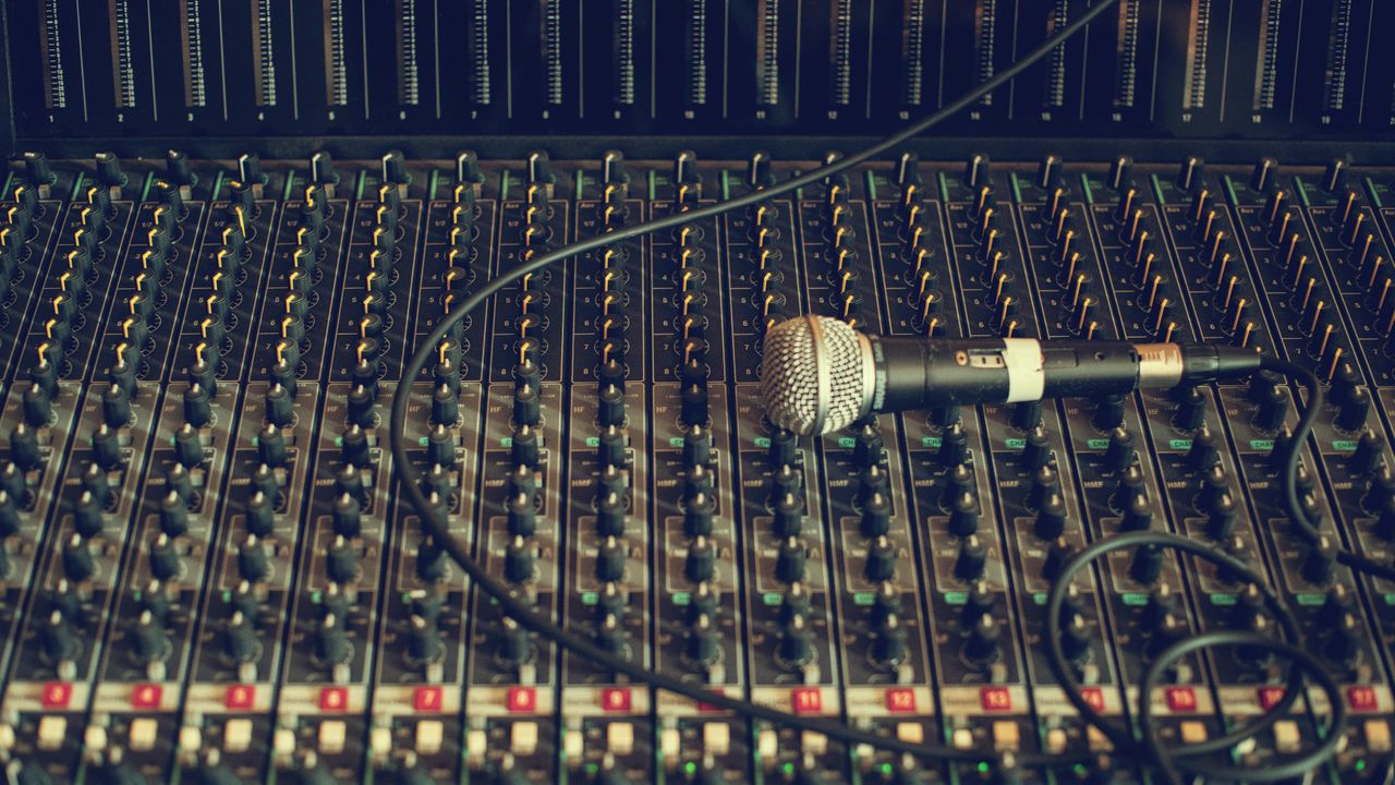 Berlin  Tonstudio Mixing image 2