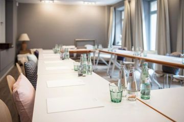 Rest of the World Eventraum Das Wohnzimmer image 1