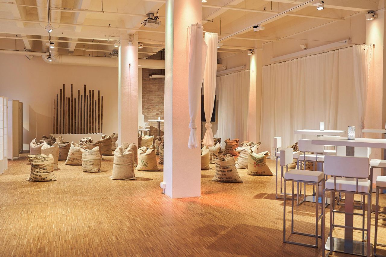 Berlin  Eventraum Capitol Yard Golf Lounge image 2