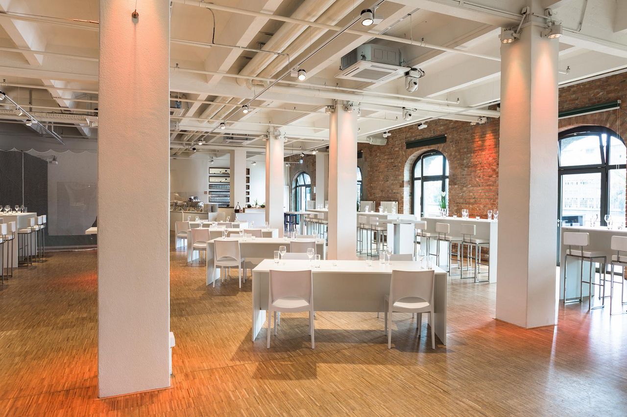 Berlin  Eventraum Capitol Yard Golf Lounge image 4