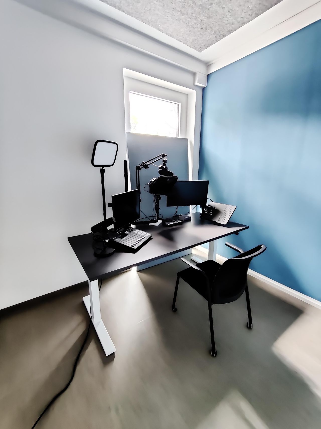 Rest of the World  Filmstudio 2/5 Studio 1 image 2