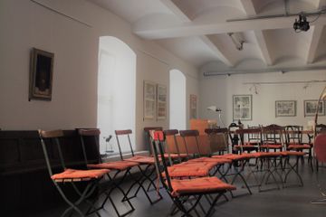 Dresden  Historisches Gebäude KulturKulisse image 4