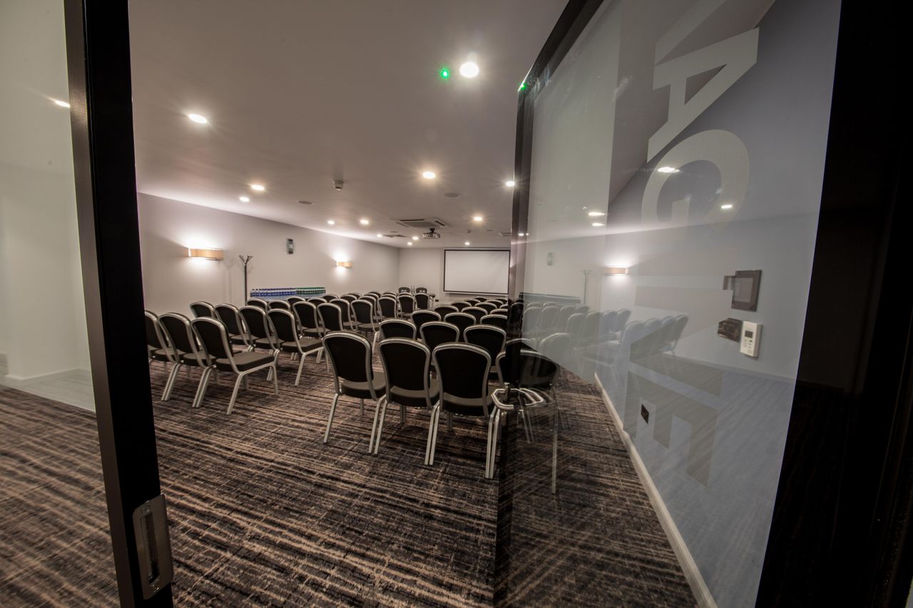 Birmingham  Meeting room Imagine image 1