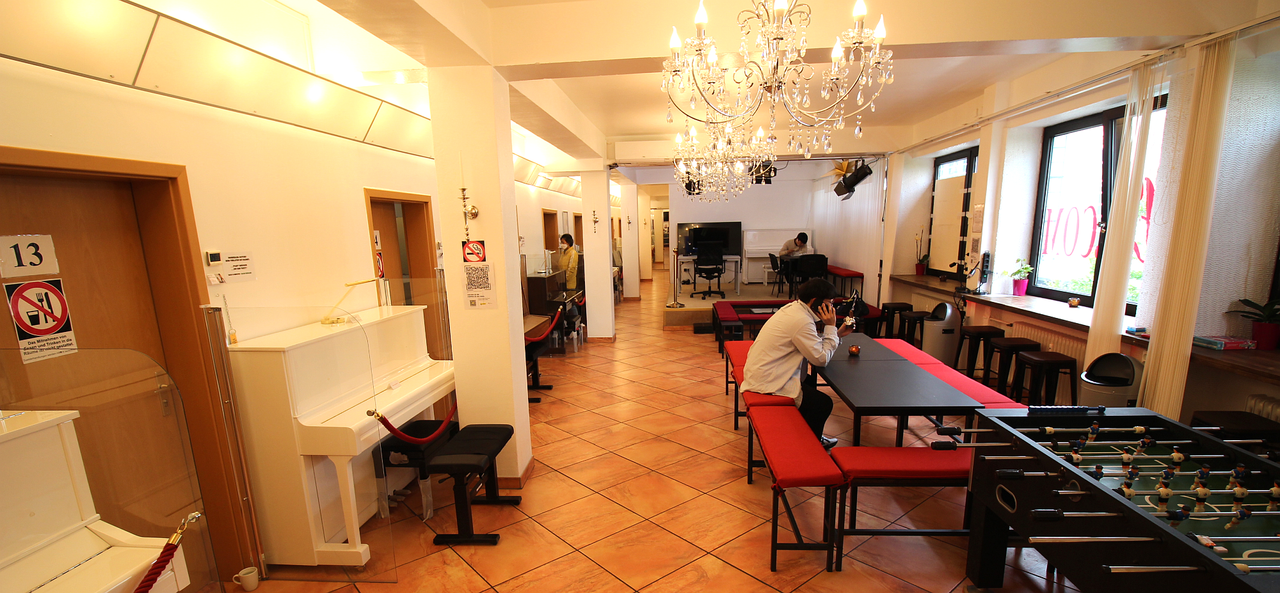 Berlin  Coworking space FlexDesk 01 - 24h/7days - nahe S Charlbg., U7 Wilm.Str., U2 Bismarckstr. image 2