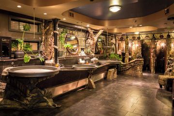 Rest van de wereld corporate event spaces Club Varsity Theater image 1