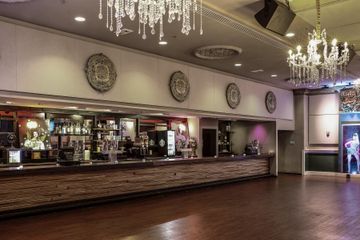 Rest of the World corporate event spaces Historic venue The Queen image 5