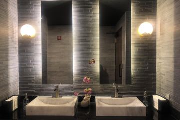 NYC corporate event spaces Party room Luxury Waterfront Event Space image 6