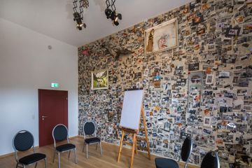 Berlin workshop spaces Meetingraum Alte Börse Marzahn - Künstlerkabinett image 0