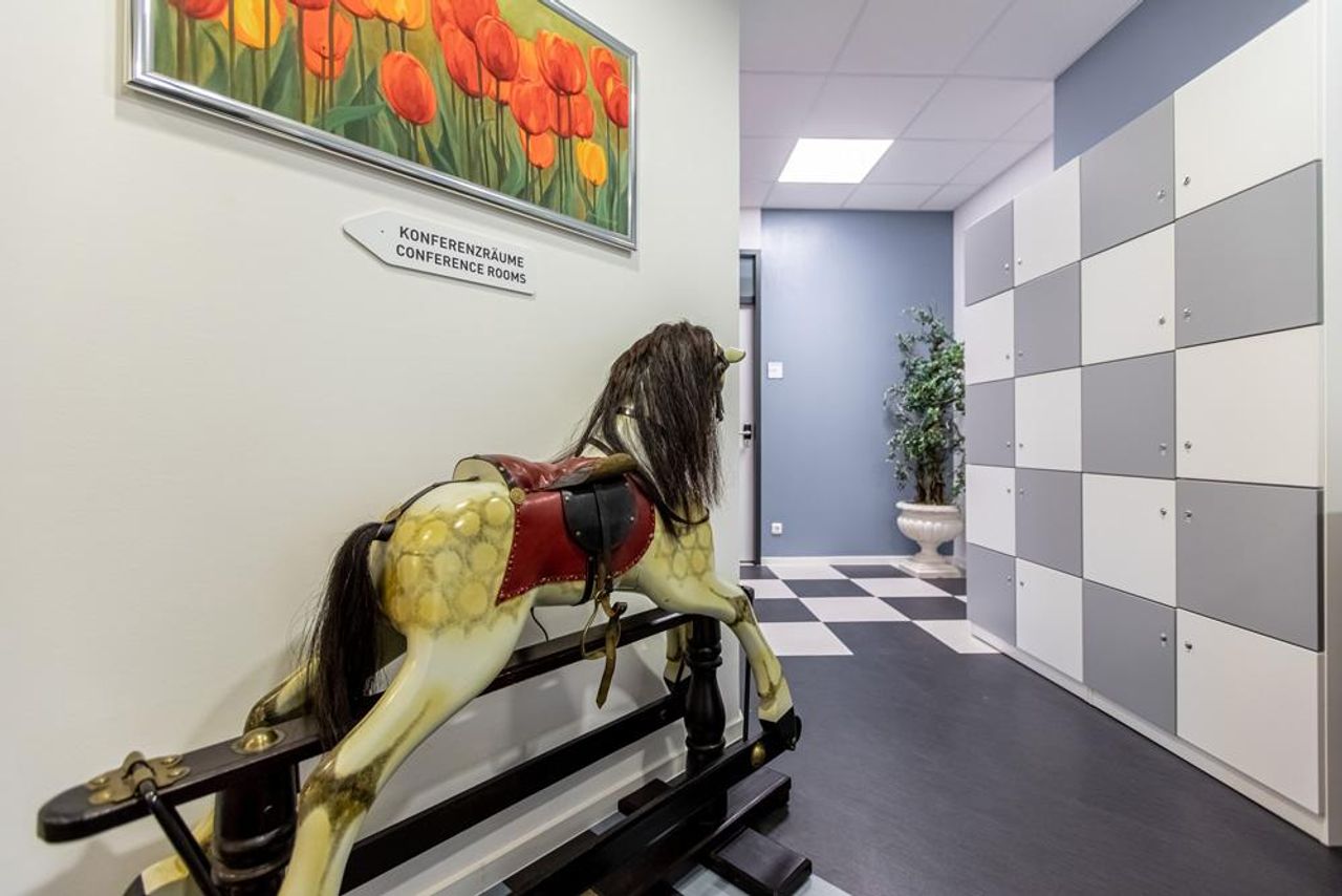 Munich  Office desk ecosFIX DESK - nahe S-Bahn-Stammstrecke image 9