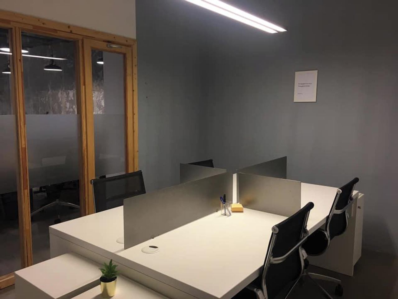 Paris workshop spaces Coworking space Office for 4 people image 1