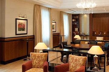 Mainz   Fürst von Metternich Lounge image 1