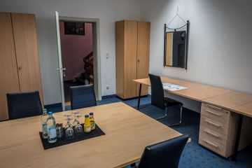 Rest of the World  Business center Coworking Space - Hot-Desking image 1