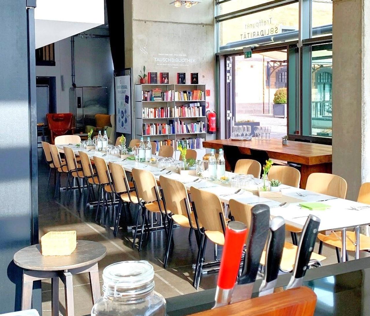 Cologne Kreatives Meeting Kitchen studio Die Showküche im KRANHAUS Nord - Kochen am Rhein image 2