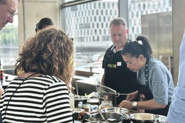 Keulen Kreatives Meeting Keuken studio Die Showküche im KRANHAUS Nord - Kochen am Rhein image 2