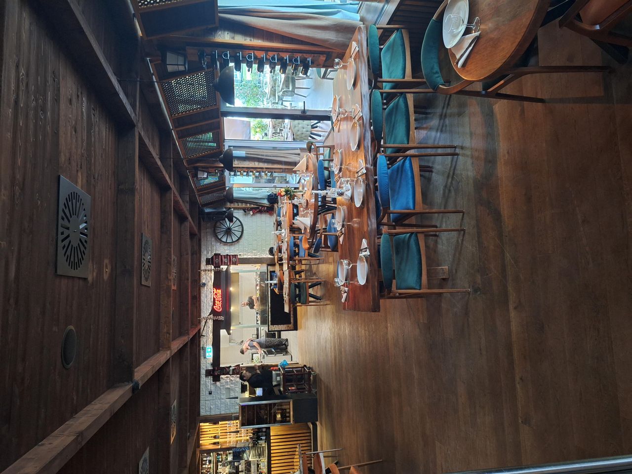 Berlin  Restaurant New Marin image 3