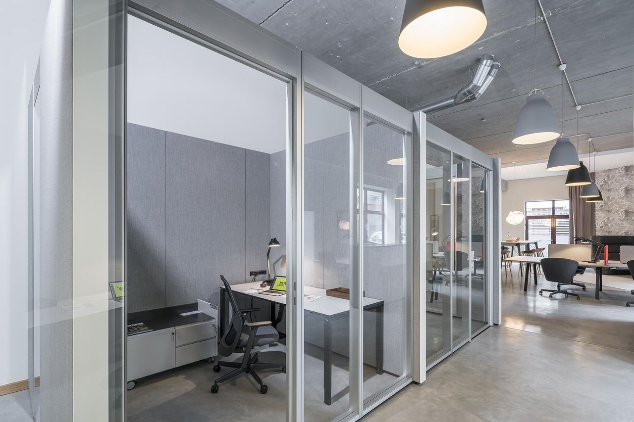 Frankfurt Kundengespräch Day office CoWorking Space L image 1