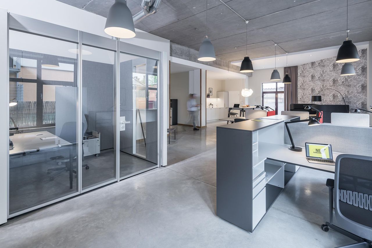 Frankfurt Kundengespräch Day office CoWorking Space L image 2