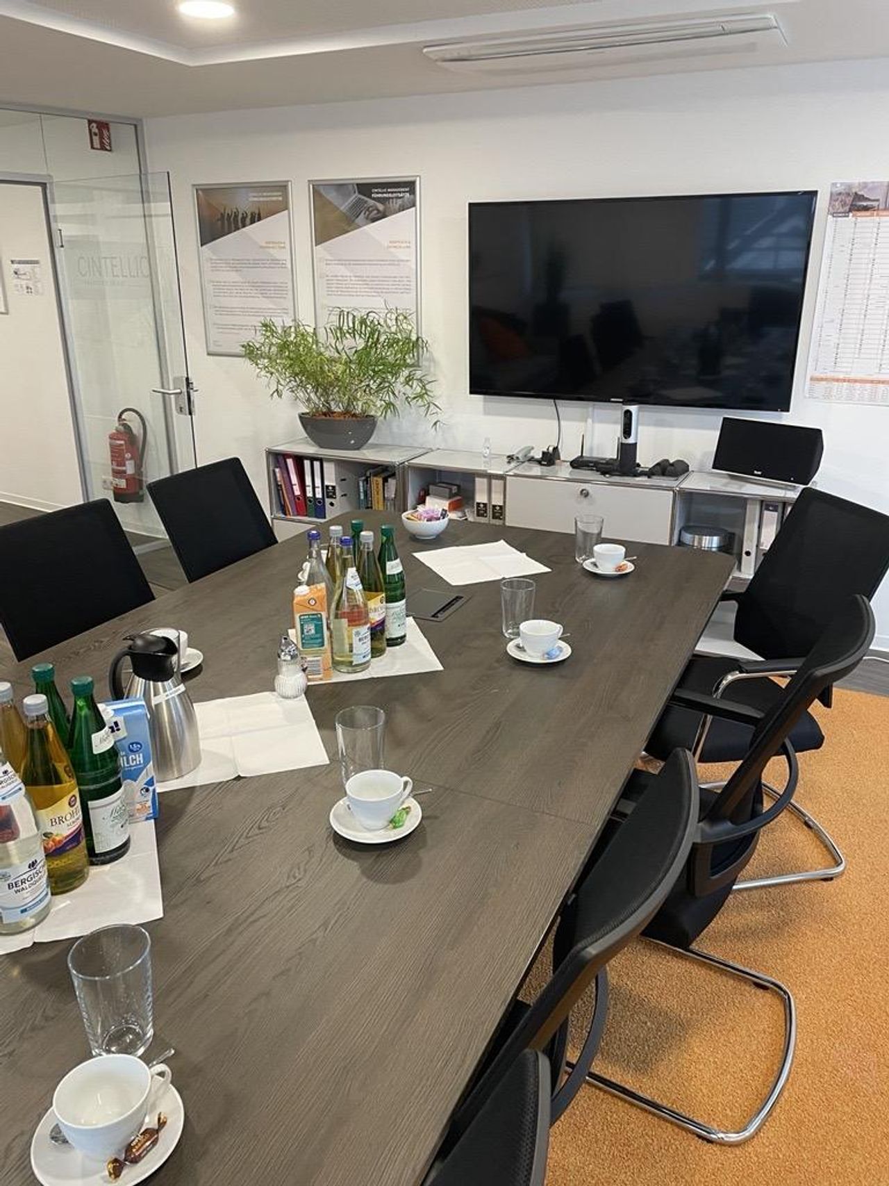 Bonn  Meetingraum CINTELLIC Konferenzraum - Mount Everest image 8