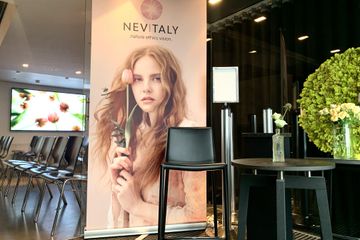 Keulen Kreatives Meeting Workshopruimtes Sessellounge mit Leinwand und Beamer image 11