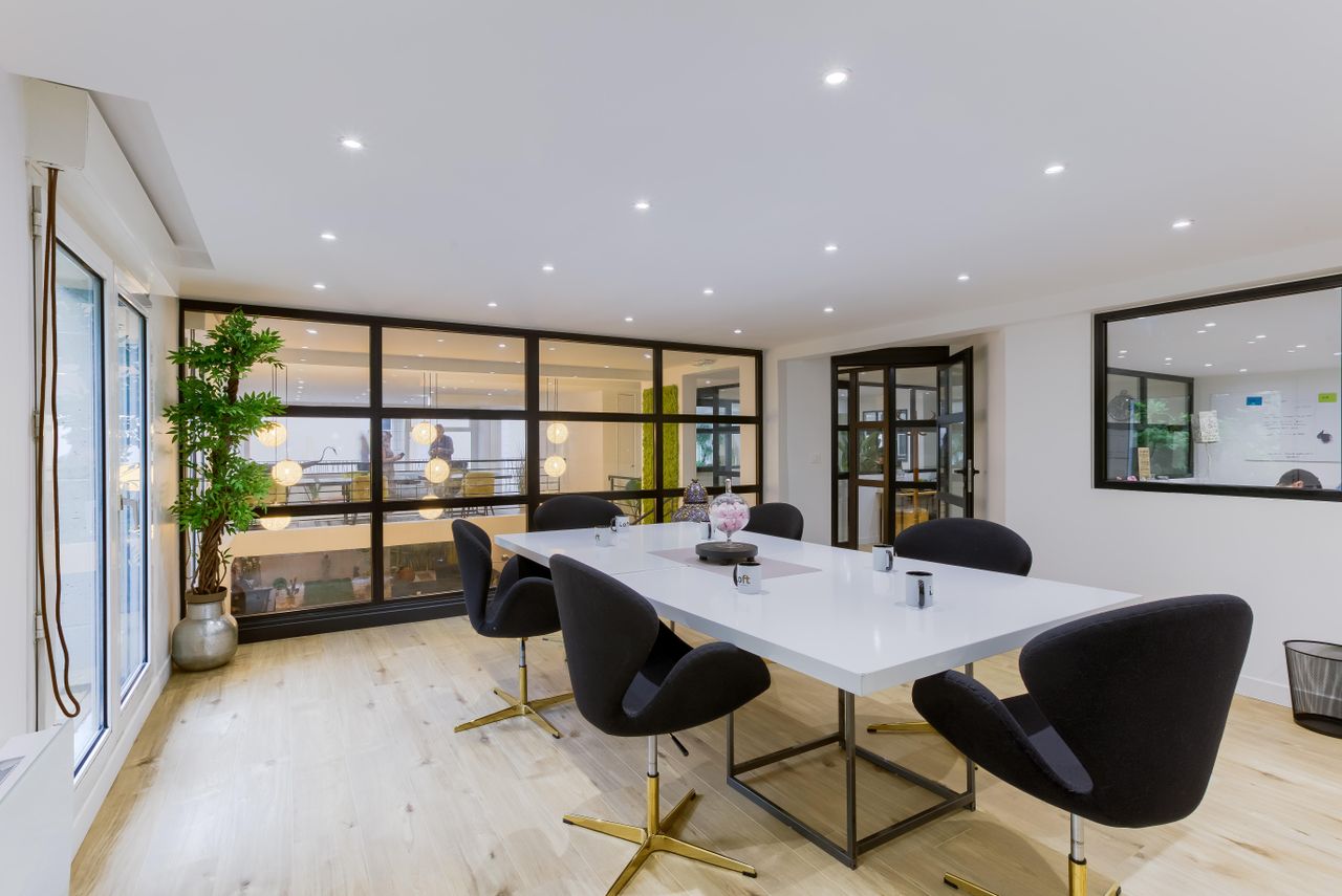 Rest of the World  Coworking space Salle de réunion 