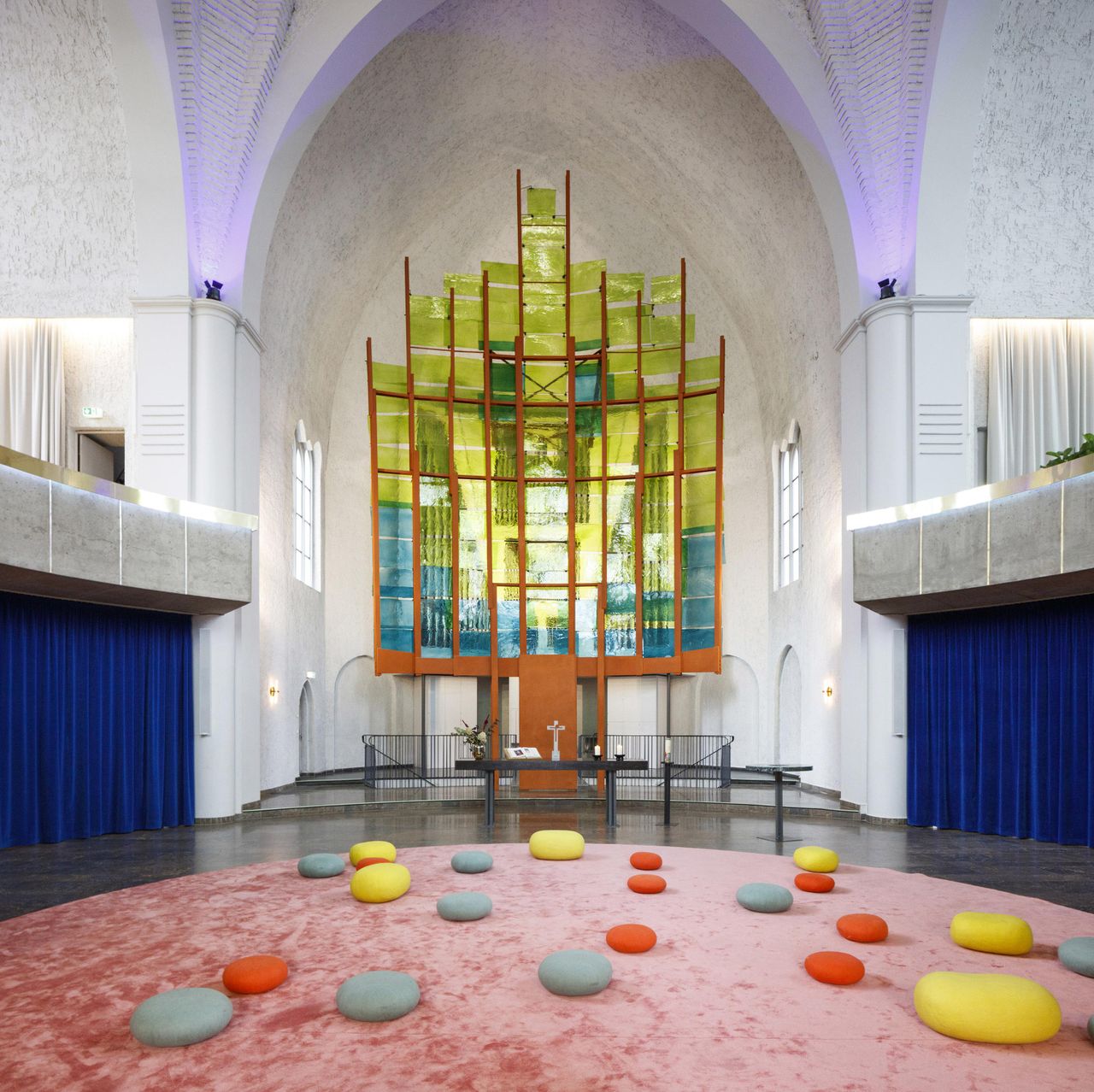 Berlin   Kirchraum image 3