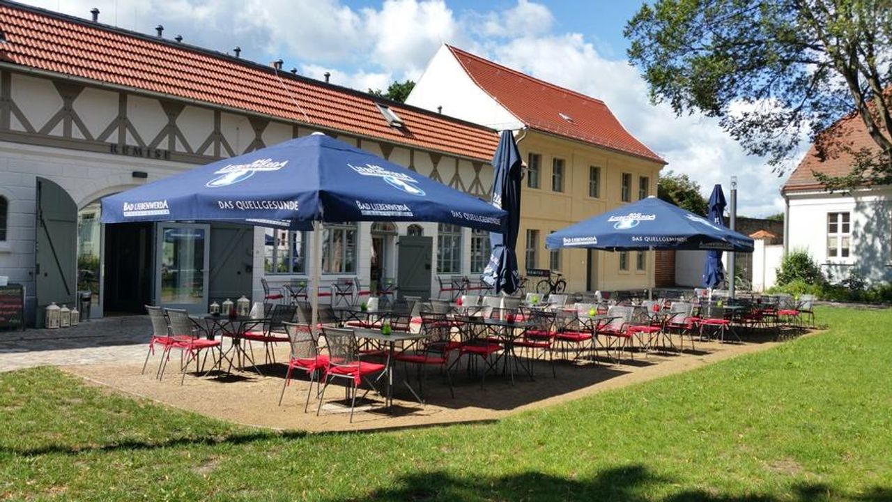 Rest der Welt Offsite Meeting  Außenterrasse (Restaurant Remise) image 10