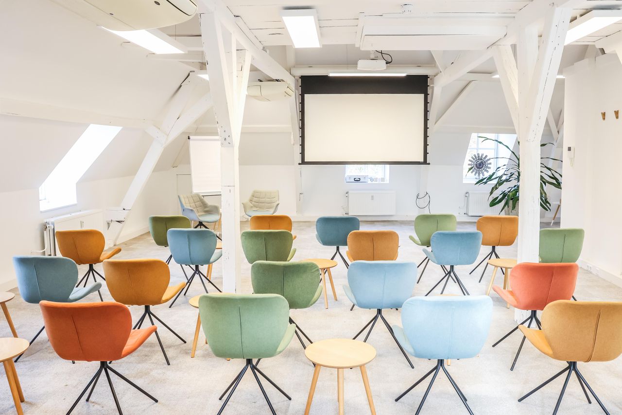 Den Haag  Trainingsruimtes Vrije Adelaar image 0