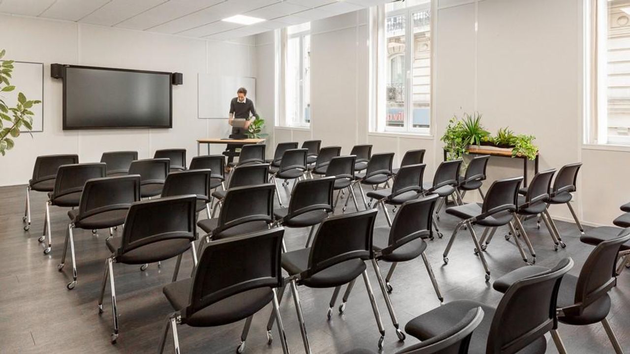 Paris Offsite Meeting Boardroom Espace Cléry image 21