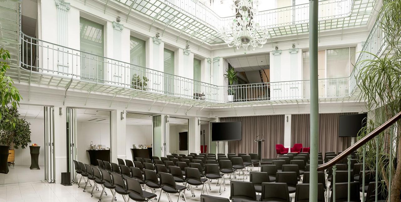 Paris Offsite Meeting Boardroom Espace Cléry image 19