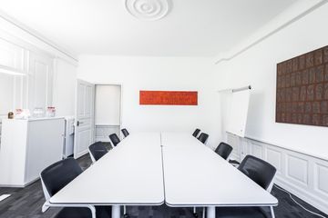 Zürich Kundengespräch  204 - Bellevue image 1