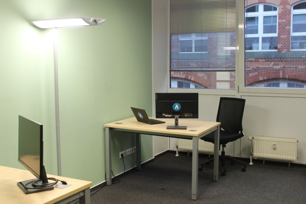 Berlin  Office desk Developer Desk image 0