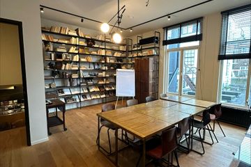 Den Haag  Restaurant Opkamer image 1