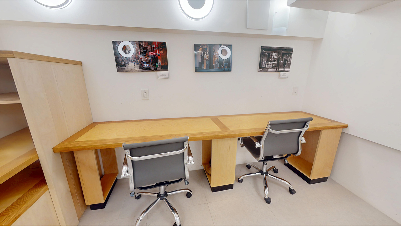 New York  Meeting room Travertine Alcove image 4
