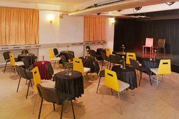 Frankfurt   Theater image 1